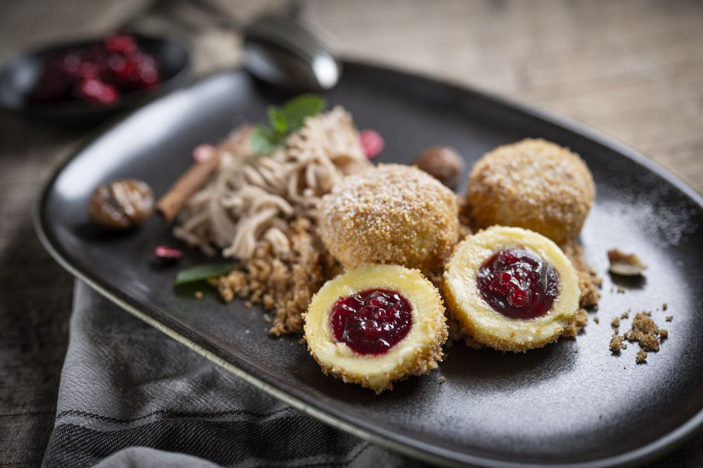 Bild zum Rezept "Preiselbeerknödel mit Kastanienreis"