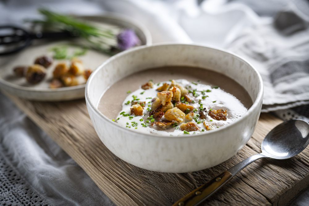 Bild zum Rezept "Käseknödel als Croutons mit Maroni Creme Suppe"